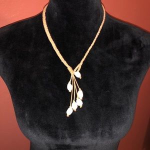 Leather and freshwater Pearl necklace